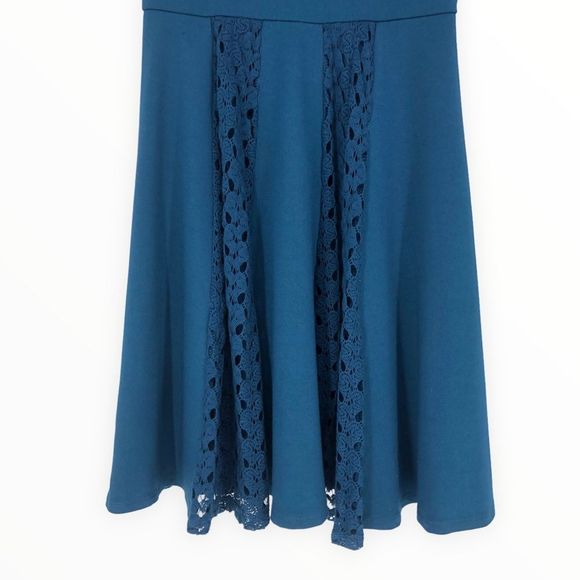 Altar’d State Sleeveless Lace Trim Fit & Flare Dress size Medium NWT - Picture 3 of 13